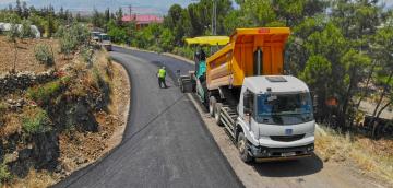 Kadıoğluçiftliği’nin Yolu Asfaltlanıyor