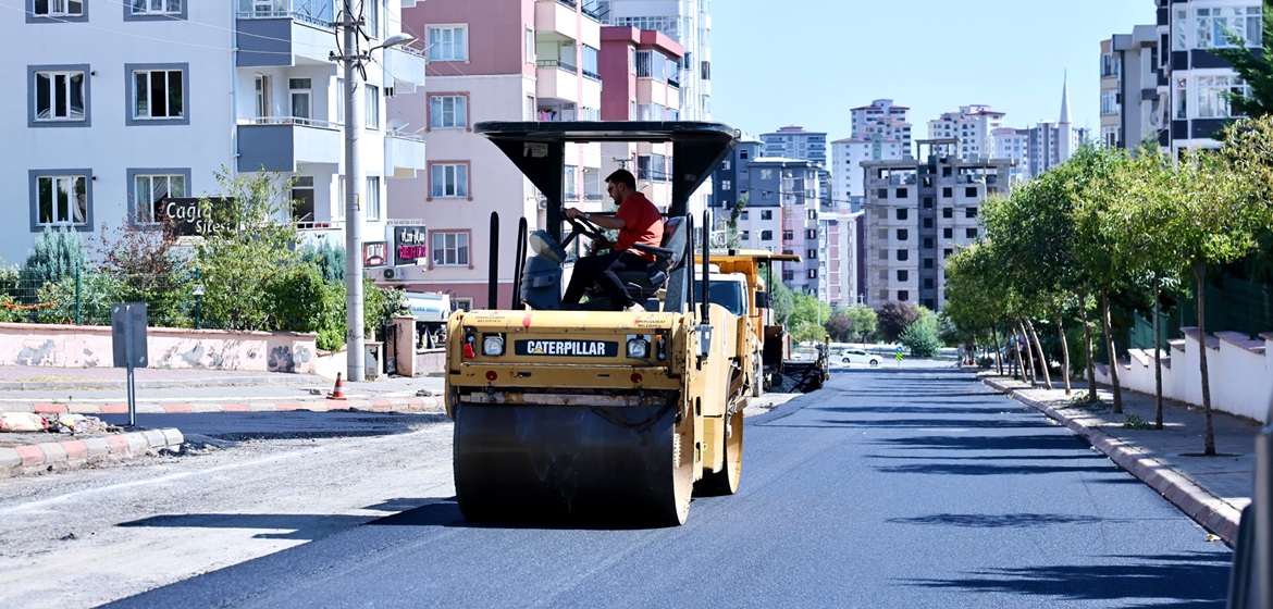 Başkan Toptaş, Haydarbey ve Ertuğrul Gazi’deki çalışmaları yerinde inceledi.